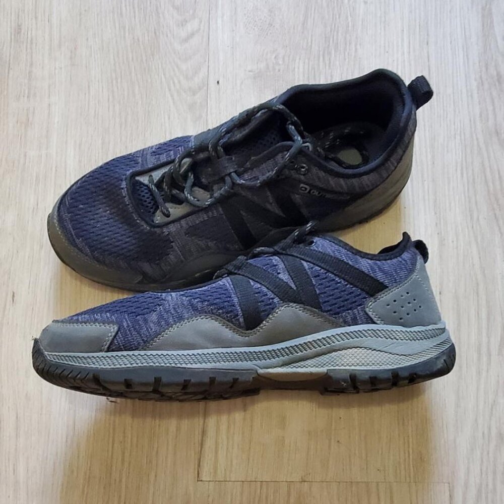 Hicking shoes size 7US